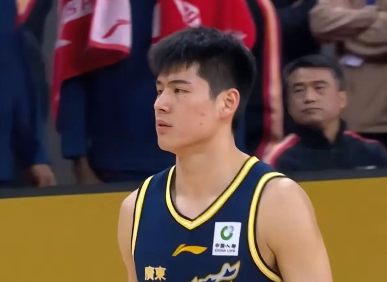 多场比赛遭到杜锋弃用，不知陈家政现在有没有后悔加入广东队！陈家政作为国青在世