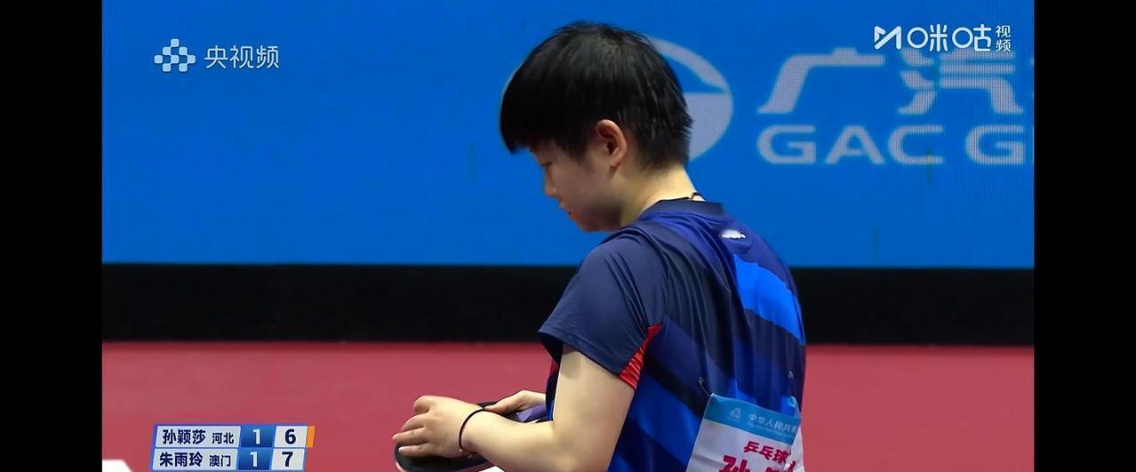 快讯！快讯！赛事主办方突然宣布了，两场半决赛同时开打。王曼昱对陈梦这