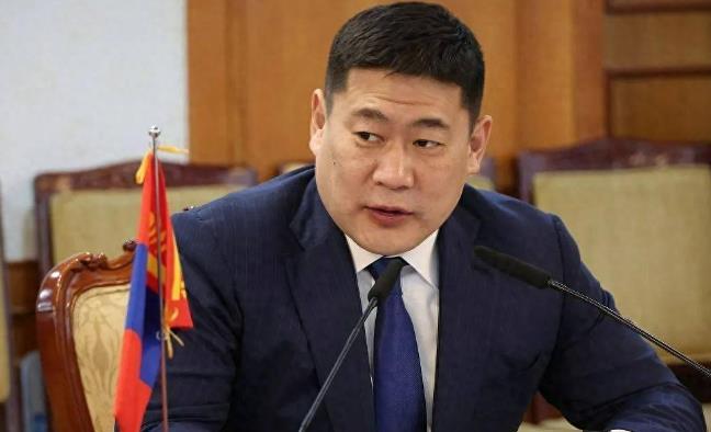 一位蒙古国网友在网上发出了这样一句话：“当初蒙古为何要脱离中国独立出来？独立的意