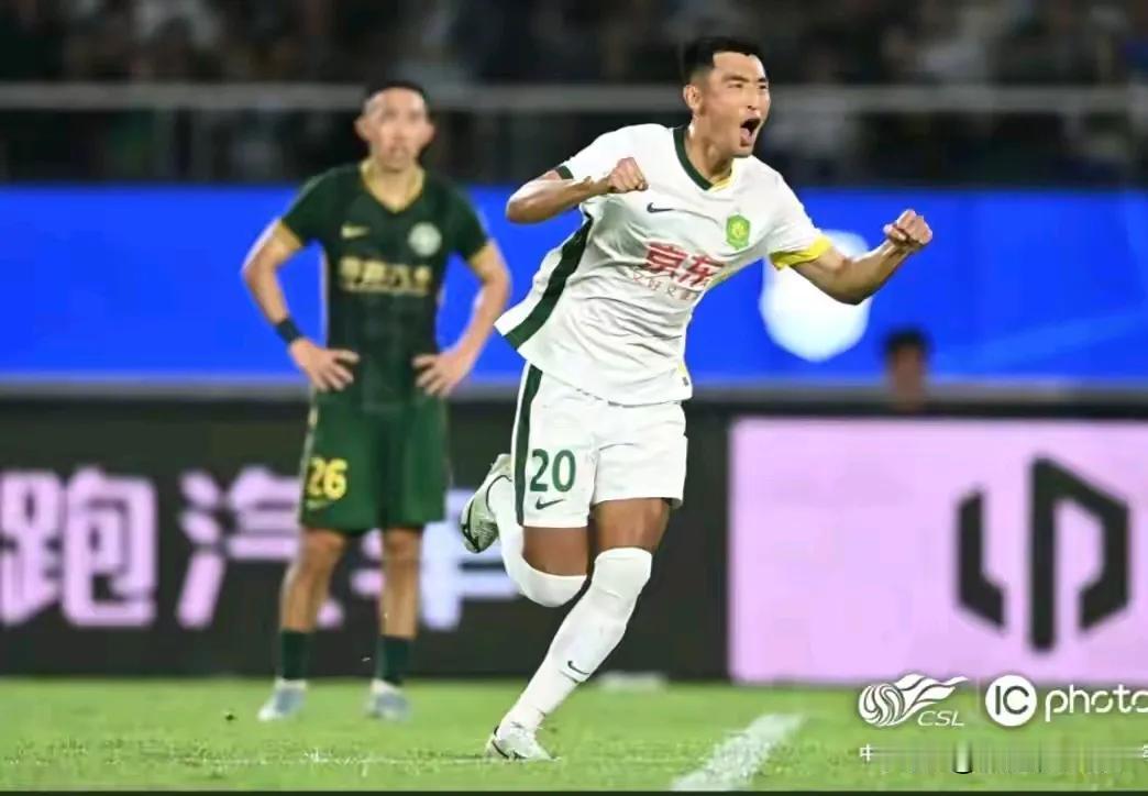 王子铭比赛态度好，很积极跑位也不错，就是身体协调性差一些。预祝在新的团队一切顺利