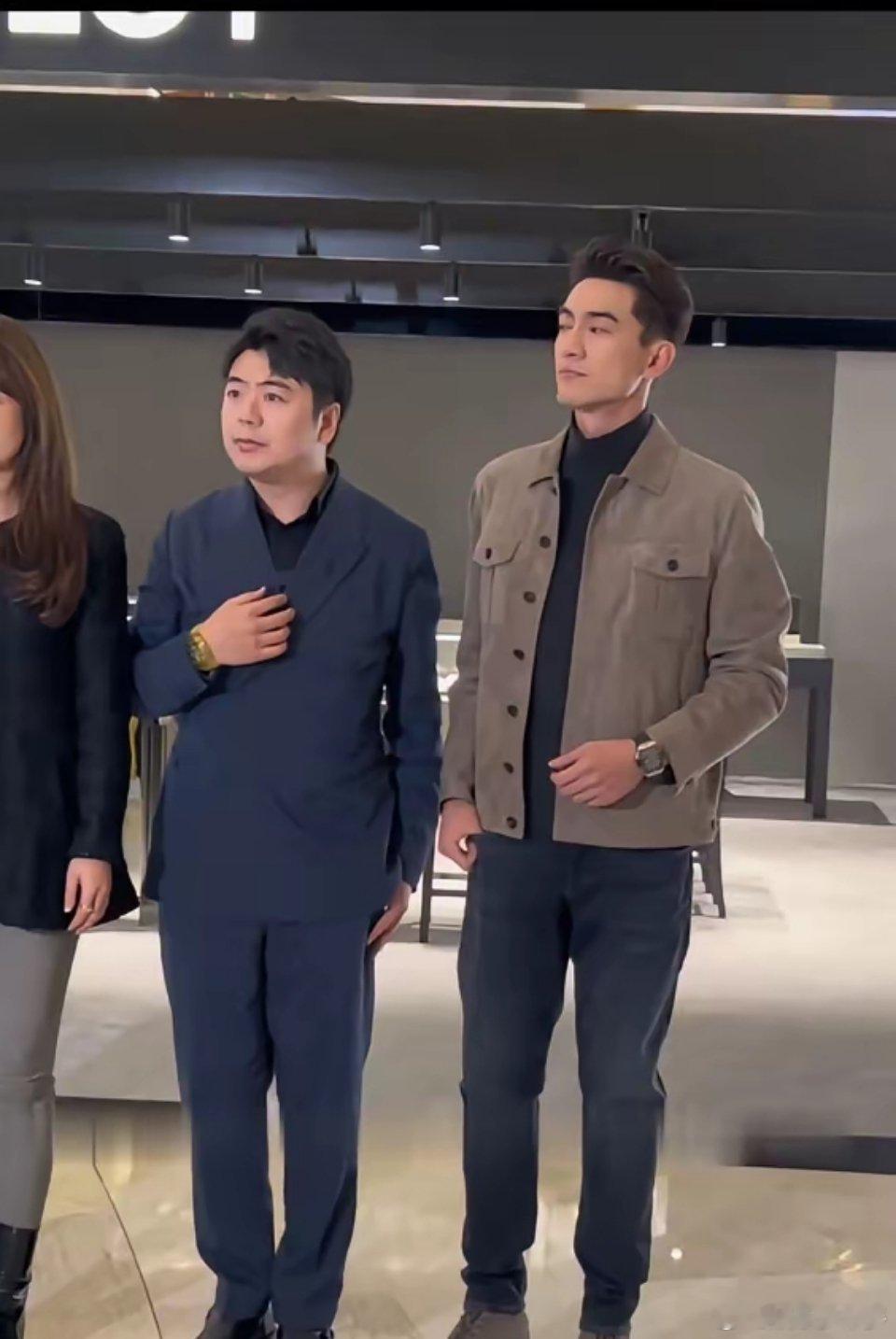 别再嘲笑郎朗戴几十万的表像“澡堂子手牌”了。我告诉你，你根本没看懂价码。林更新