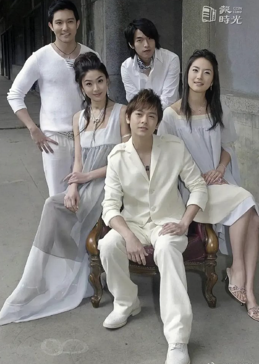 这部偶像剧当年是真的火，当时真觉得女二比女主漂亮太多了…​​​