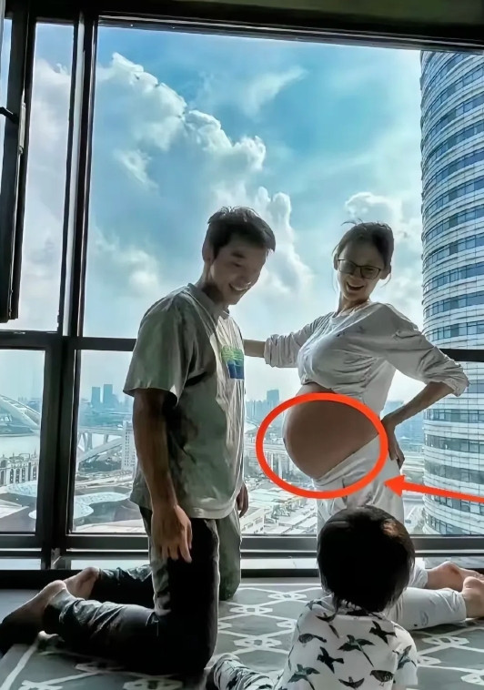 果然男人最懂男人我问我弟弟当初郑凯为什么会看上苗苗我弟弟说这你就不懂了吧