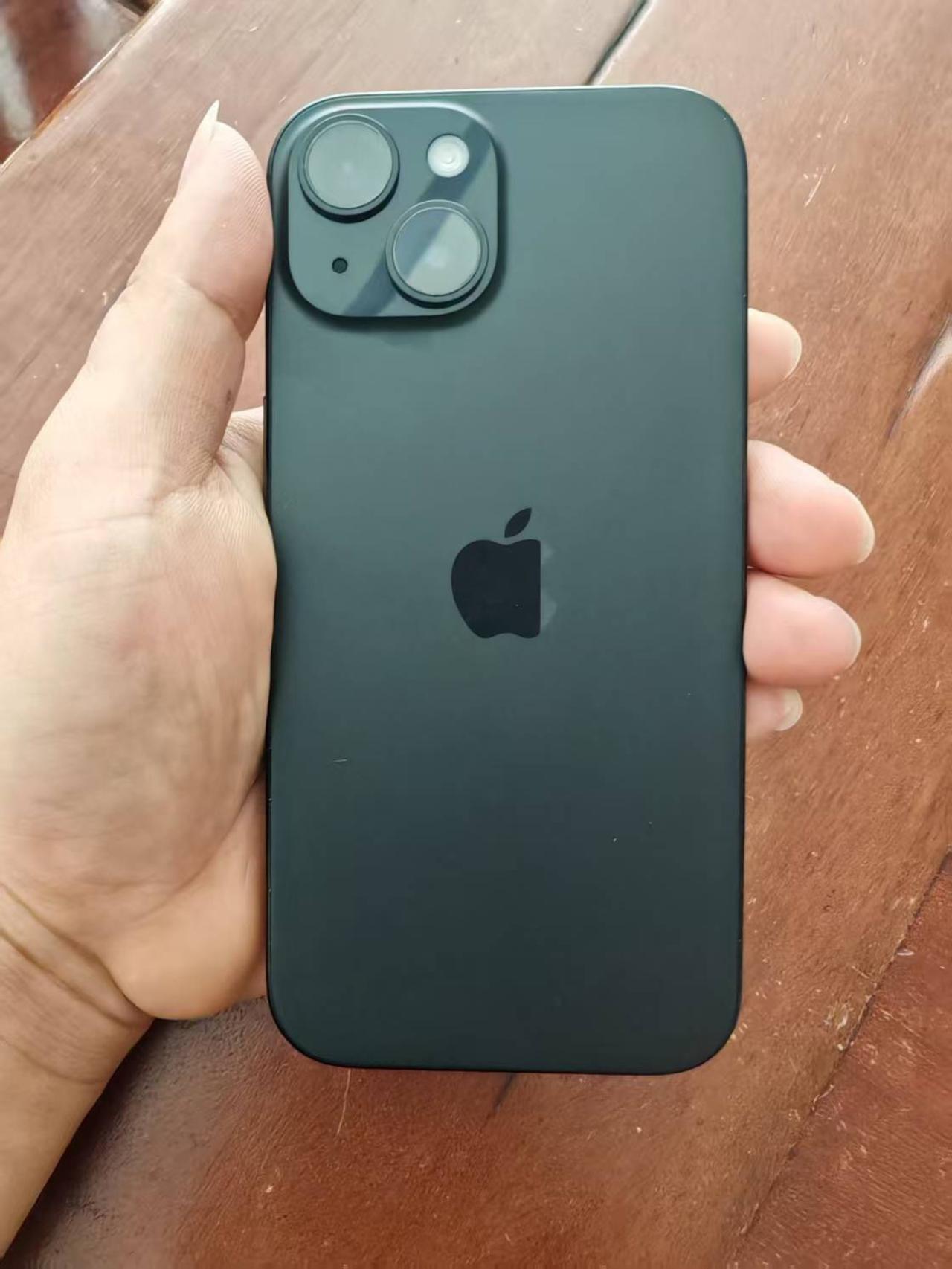 估计还有好多人现在用iPhone15吧？2026年用iPhone15依旧顺手，A