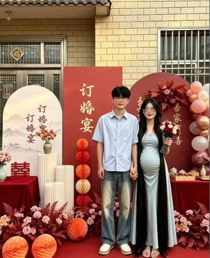 山东一位姑娘怀孕五月才订婚，男方送来16万彩礼，母亲却退回15万。订婚宴结束后，