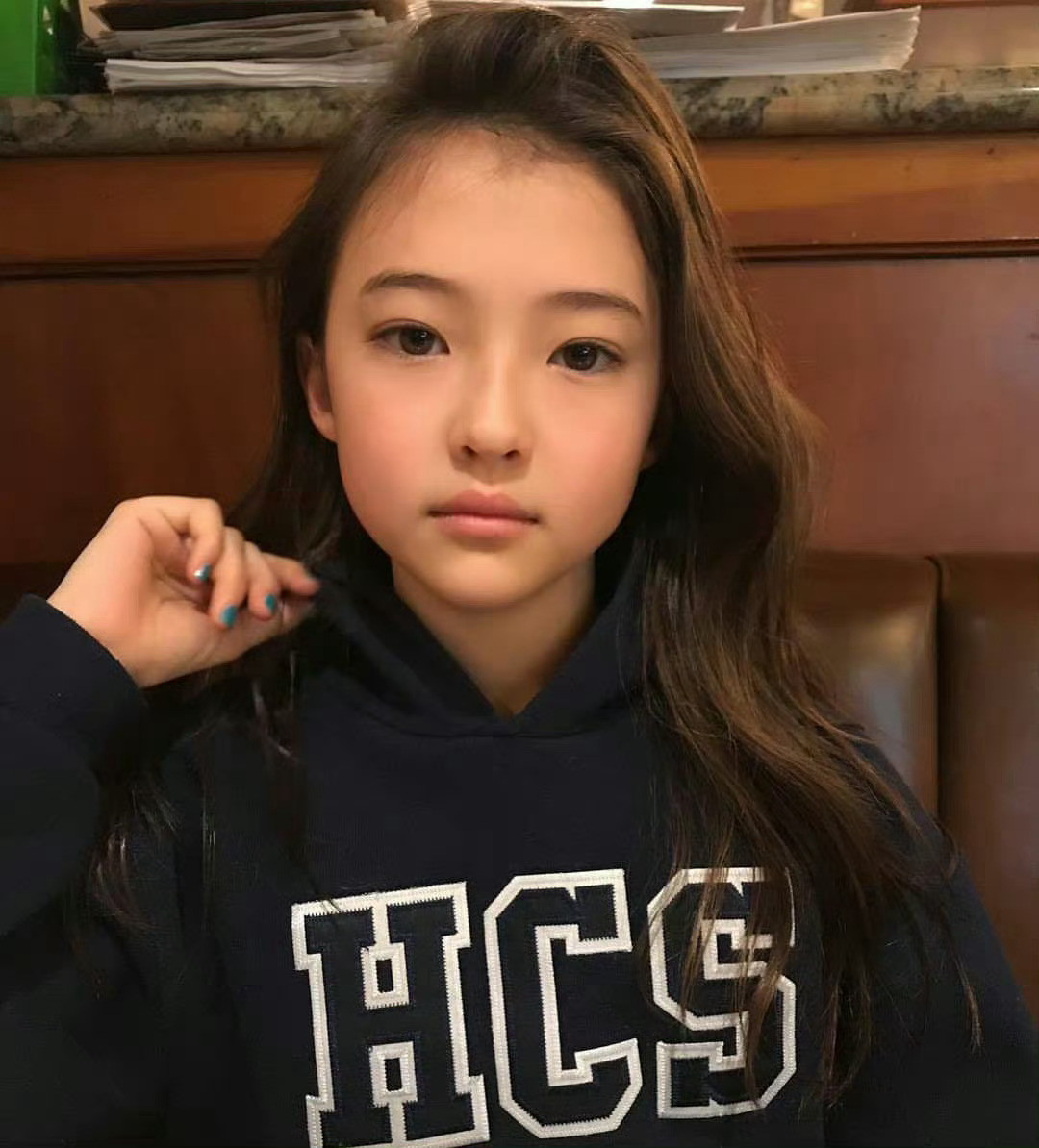 然后就是ella小时候当时觉得已经到达了优越的巅峰（没想到长大也是另一种巅峰