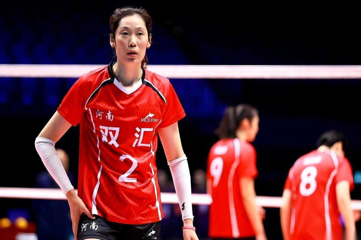 朱婷开局前排三轮，6扣0中。说真的，看到这个数据的时候，我就把手机放下了。这