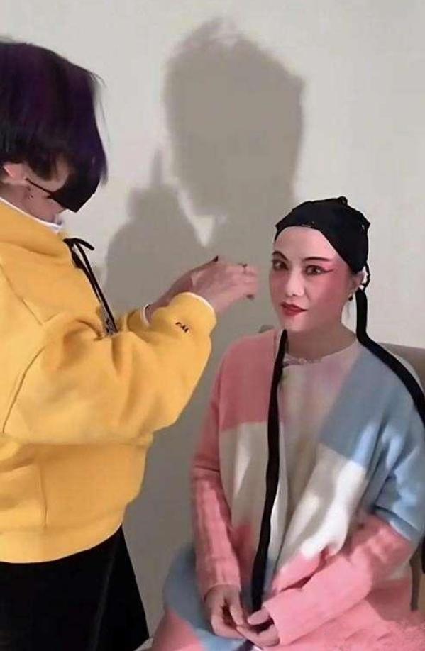 她49岁，他102岁：一段惊世婚姻的20年真相当年多少人唱衰？说她图钱图名，