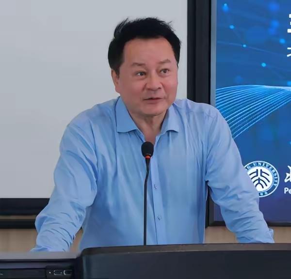 谢晓亮，北京大学超级学霸，美国高校天才博士，哈佛大学终身讲席教授，北大李兆基讲席