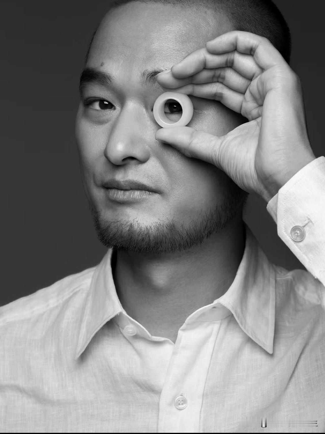 冯唐有一句极为通透的处世名言：“凡是主动找上门的，既不是好事，也不是好人，记住