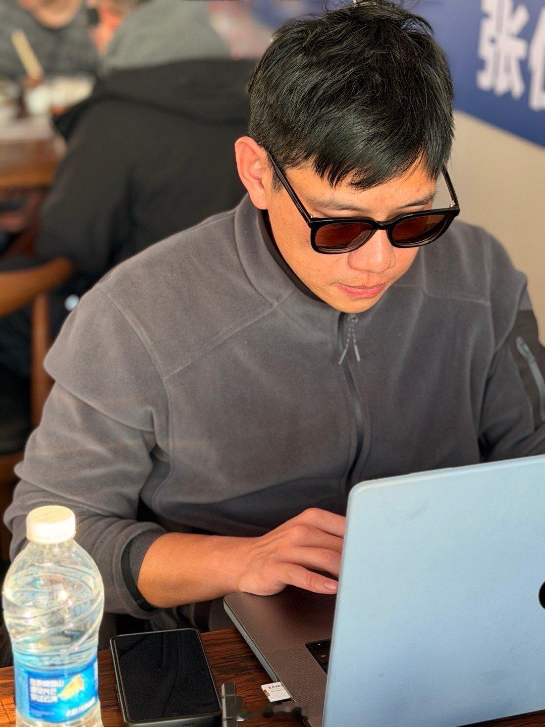 又帅又专业的小刚老师