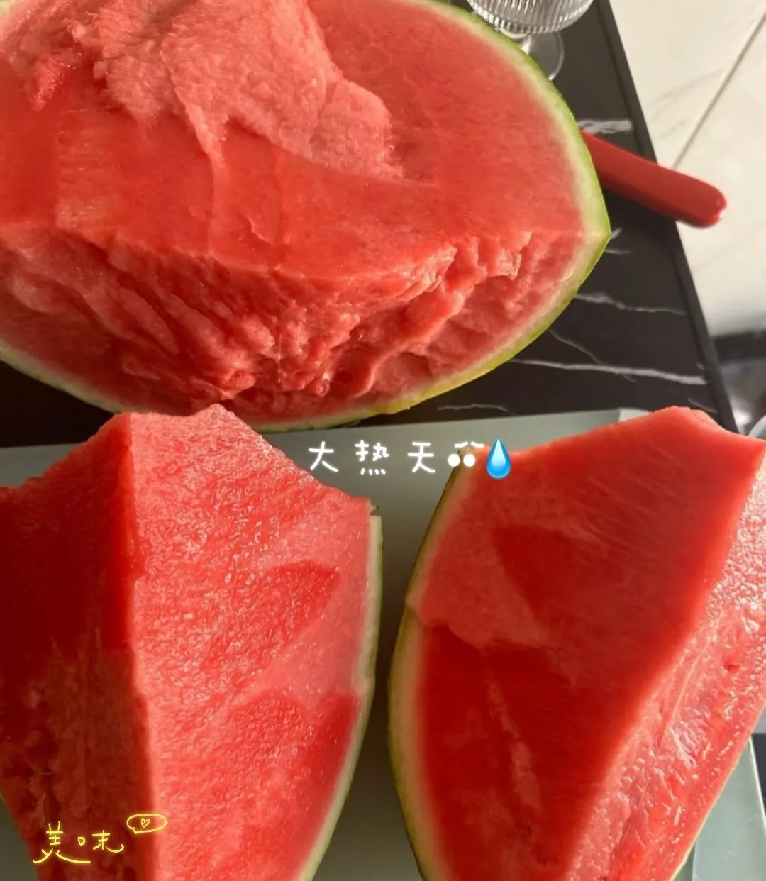 又来一个不敢吃的水果那就是路边卖的大西瓜！昨天下班路上，路边有个