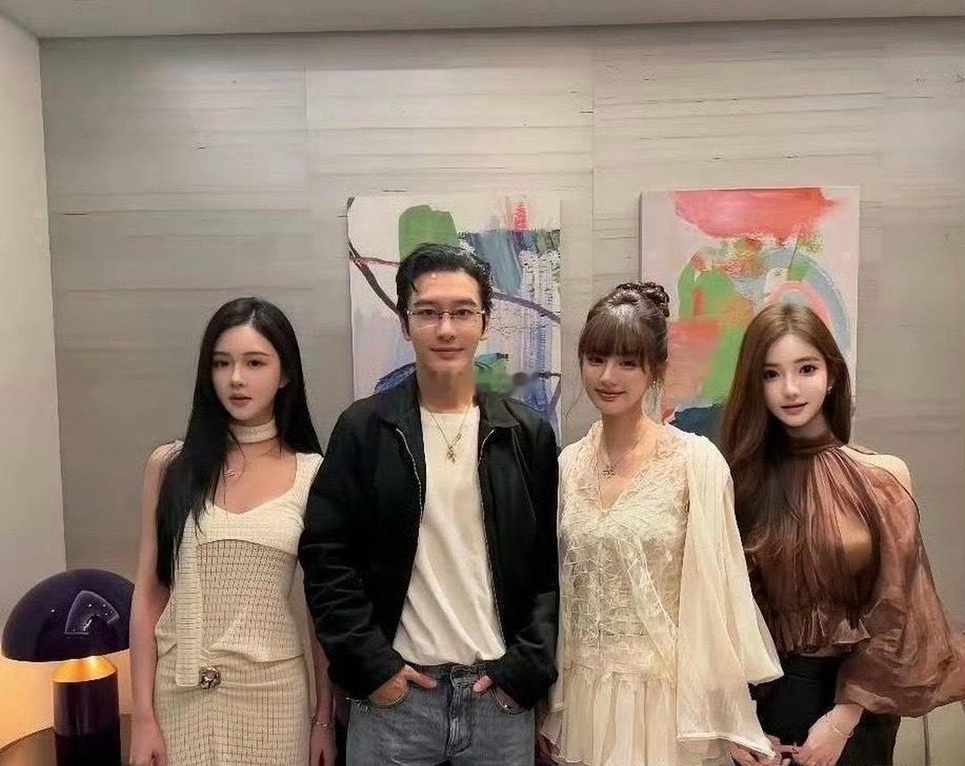 黄晓明审美真是统一一直喜欢一个类型的女生