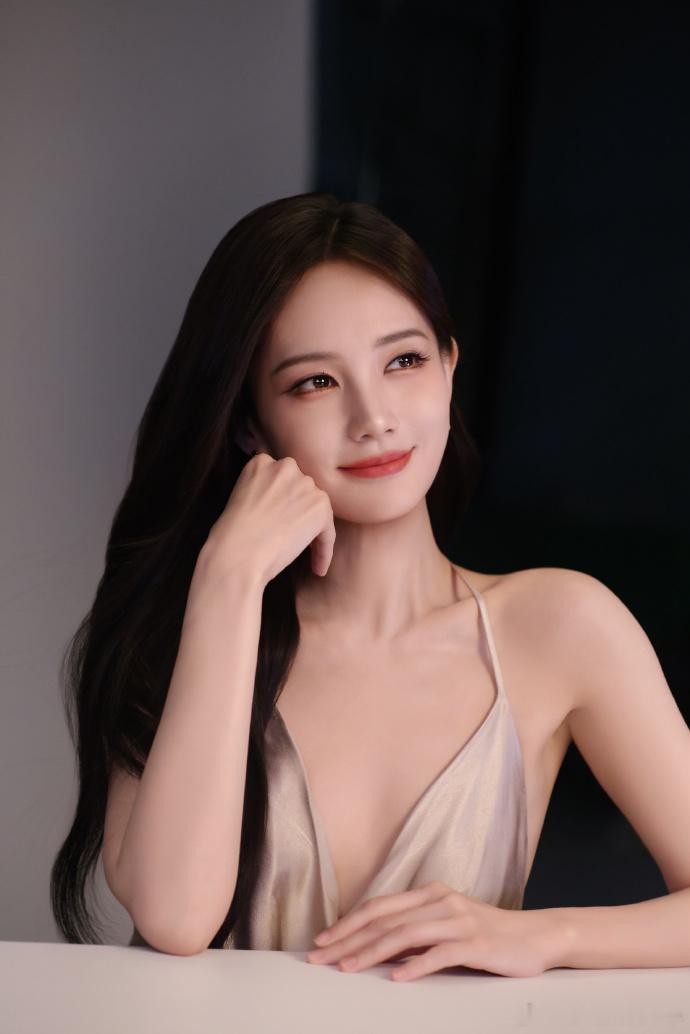 1、李一桐、曾舜晞、邓为主演的《云秀行》要上了，片方争取到爱奇艺暑期档播出。2、
