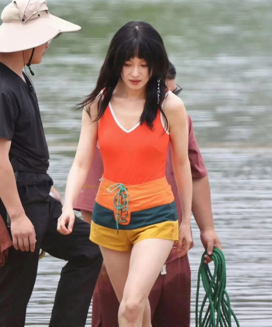 这居然是倪妮吗完全没看出来