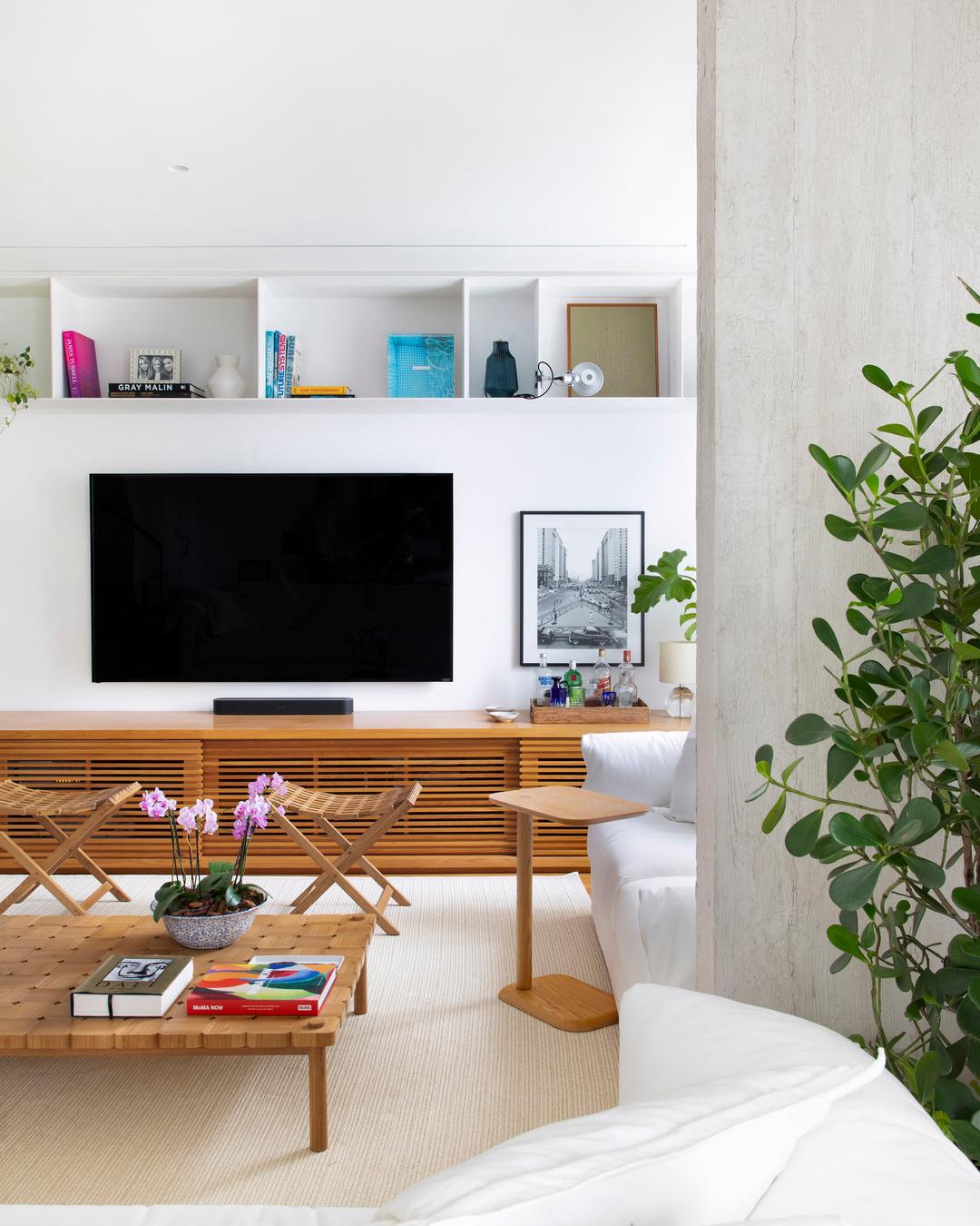 230㎡复式大宅，现代美学碰撞原木温润，质感与温度并存✨你喜欢什么风格装修家居