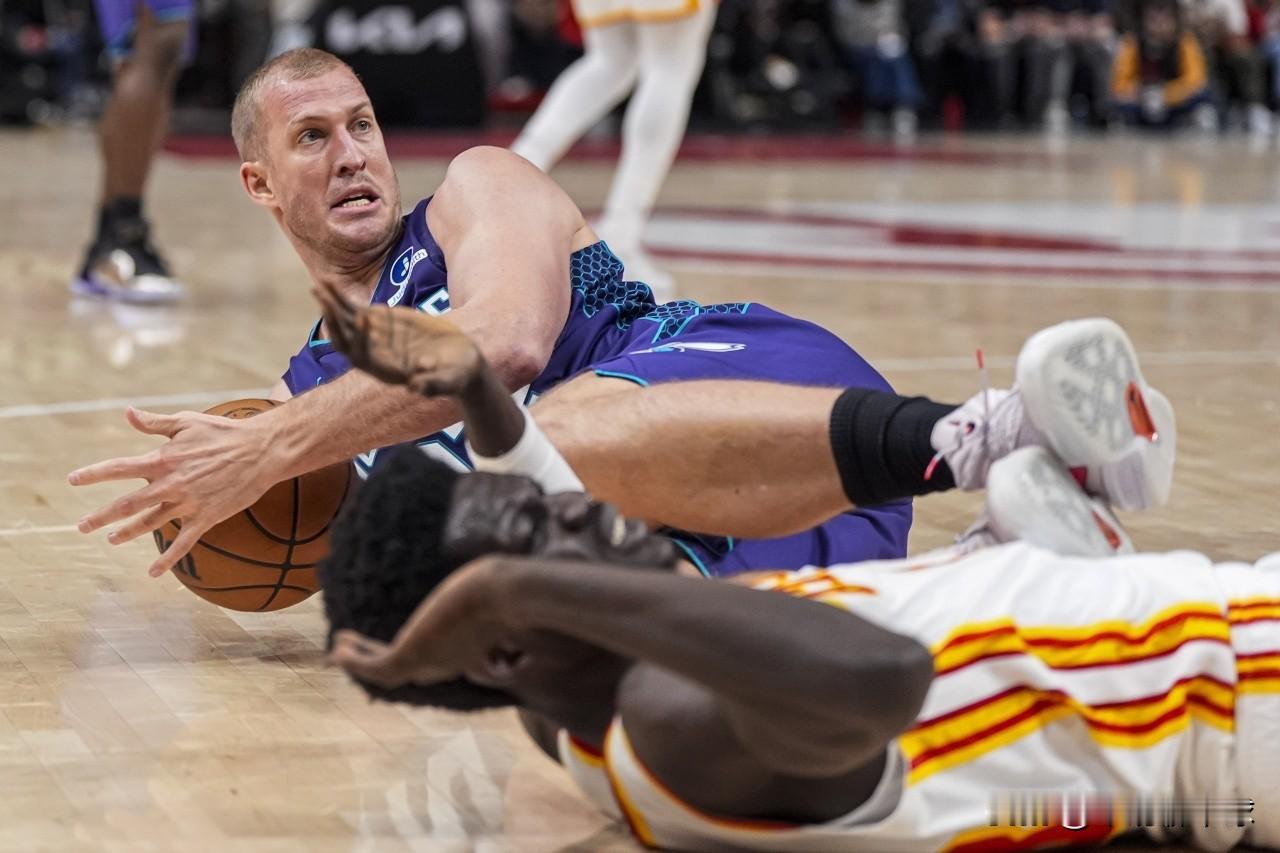 普拉姆利会是广东男篮的冠军拼图吗？普拉姆利此时被雷霆裁掉，成为自由球员，时机可