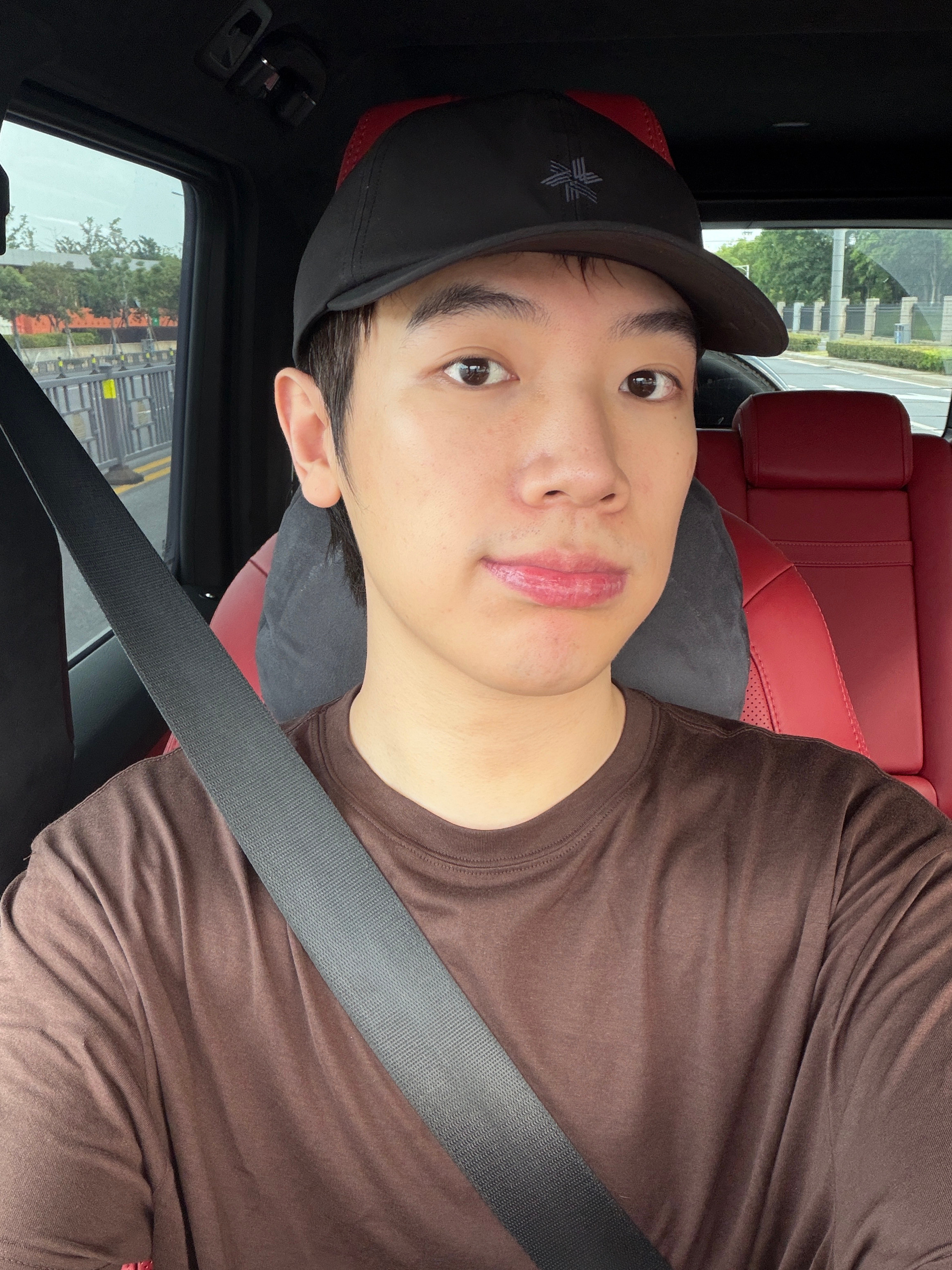 手终于不痛了重新打网球去好不容易有个能坚持喜欢的运动一定不能放弃！