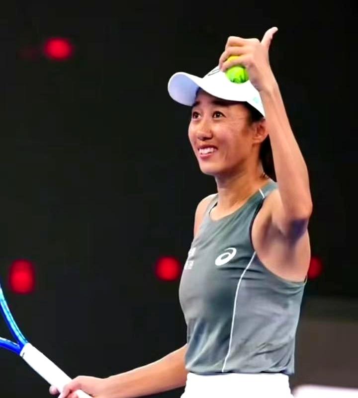 张帅锁定2026锁澳网正赛席位！她在横滨站赛场上用不到一个小时就拿下了对