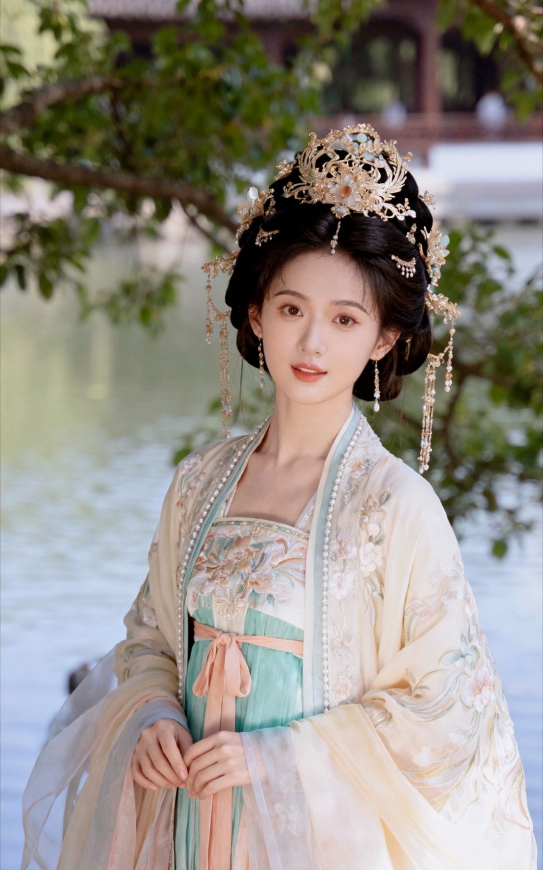 汉服厂节后开出3倍工资急招工其实是好事。说明国潮真的火了，传统服饰不再小众，变