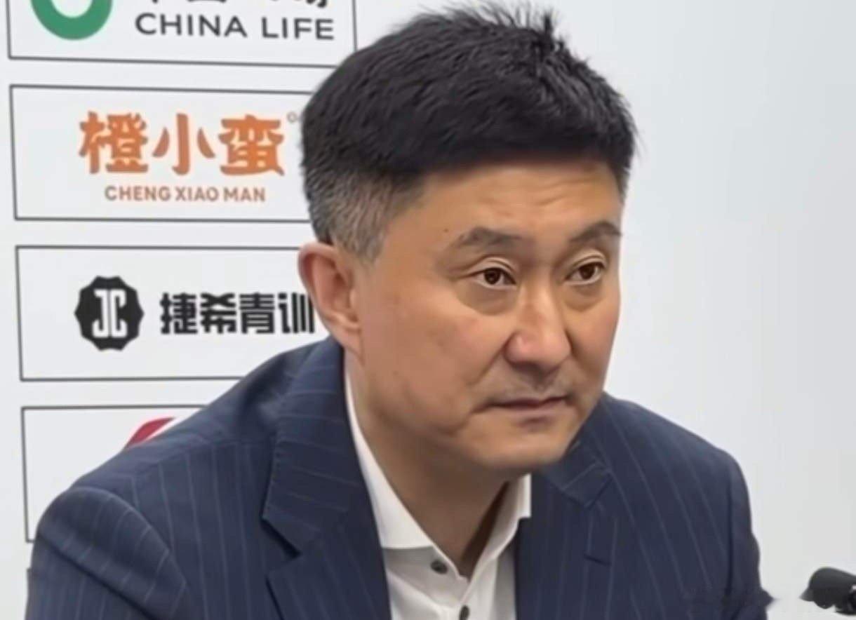 广东宏远惨败北京，赛后杜导谈到了赵睿:“这场比赛失利，并非不能接受，比赛拼的太凶