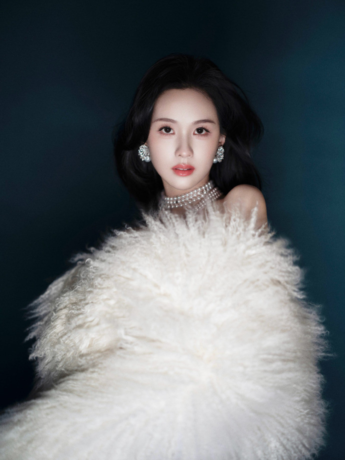 陈都灵这造型太美了，试问谁看了不心动？