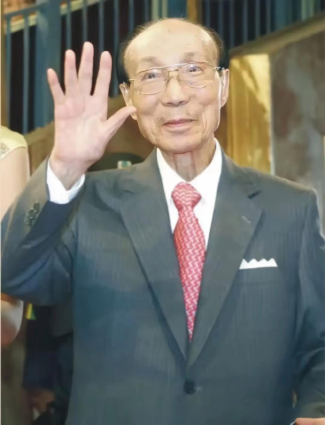 真正长寿的智慧：善良从不是自我透支一位明白人说过：“你去公园里转转，那些活