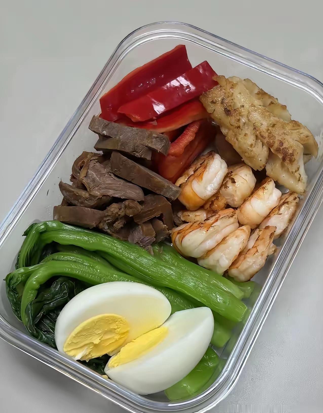 我看儿媳妇带饭，我理解带饭就是图节省，不想在外边吃饭多花钱我一直默认上班族
