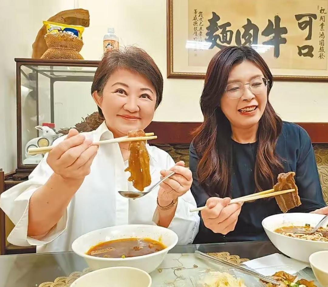 卢秀燕即将代表台中市访美，在出行之前，卢秀燕及蓝营内部一些立委公开表示，希望郑丽