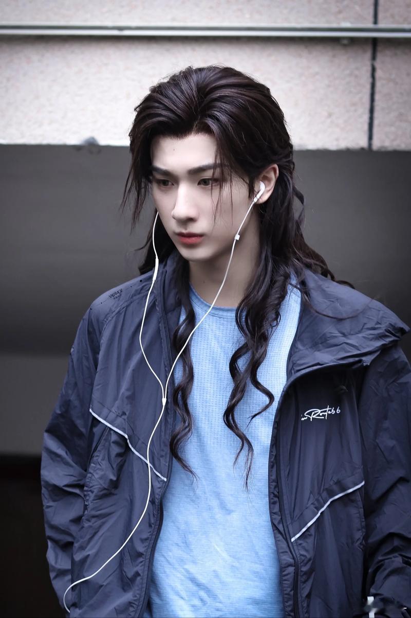 李宏毅声明全网都在心疼李宏毅，不是没有道理，这样踏实演戏又有担当的人，谁能不共