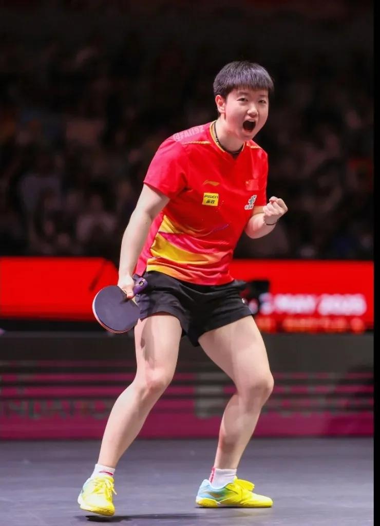 看着莎莎满场飞奔去救那个大角度的球，说实话，挺心疼的。现在的局