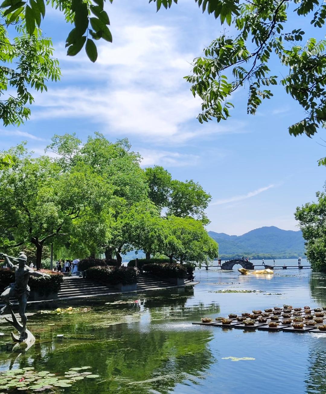 幸福家庭的9个标准，占3条说明你已经很厉害了！​1、农村有家，市里有房，可以不