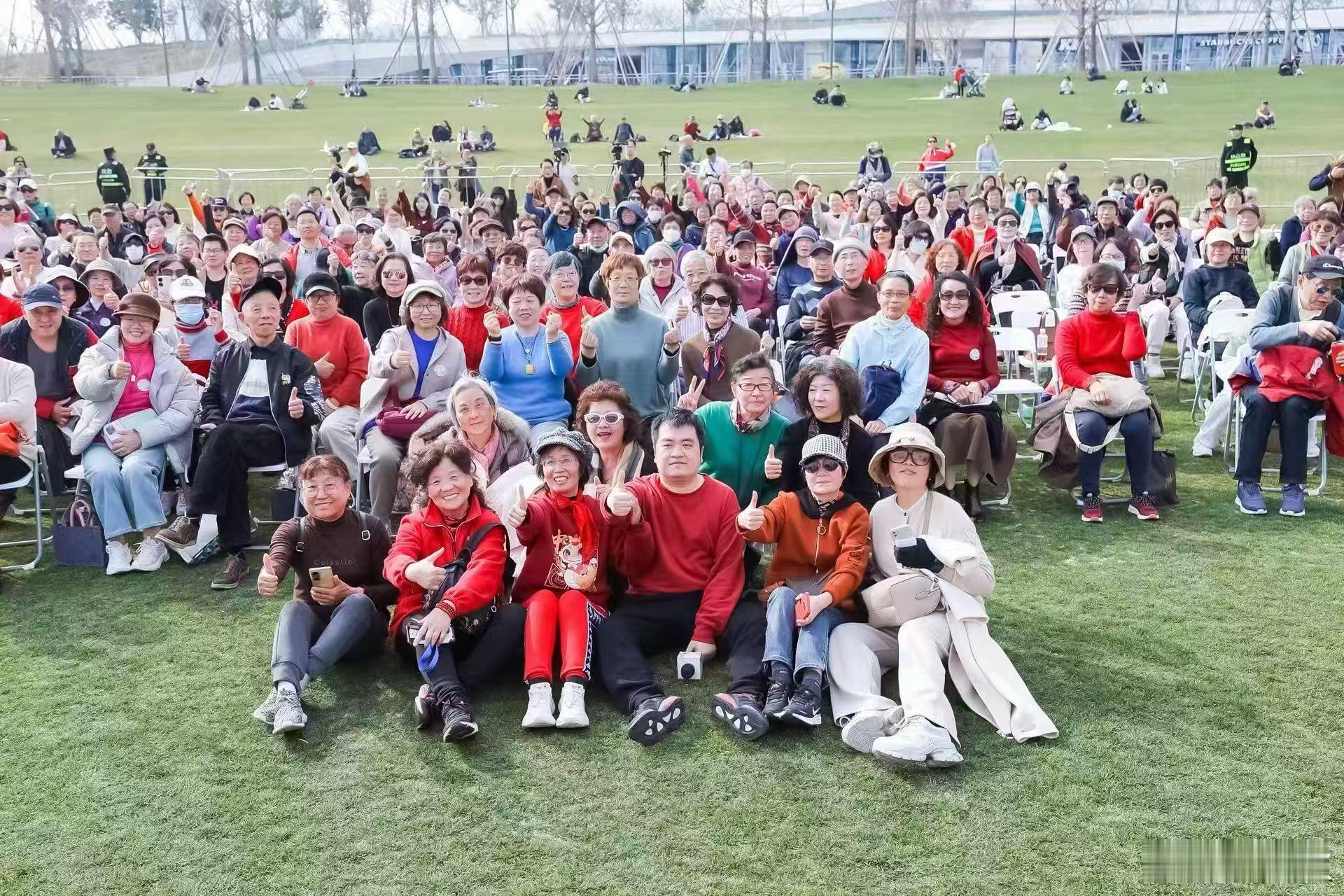 马不停蹄马年将至。我们听到很多流光溢彩的祝语。马到成功，龙马精神，一马当先，万马