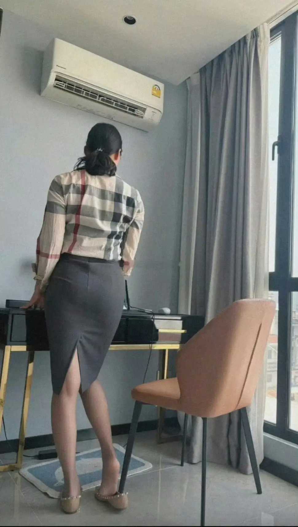 你愿意和同事一起出差吗？