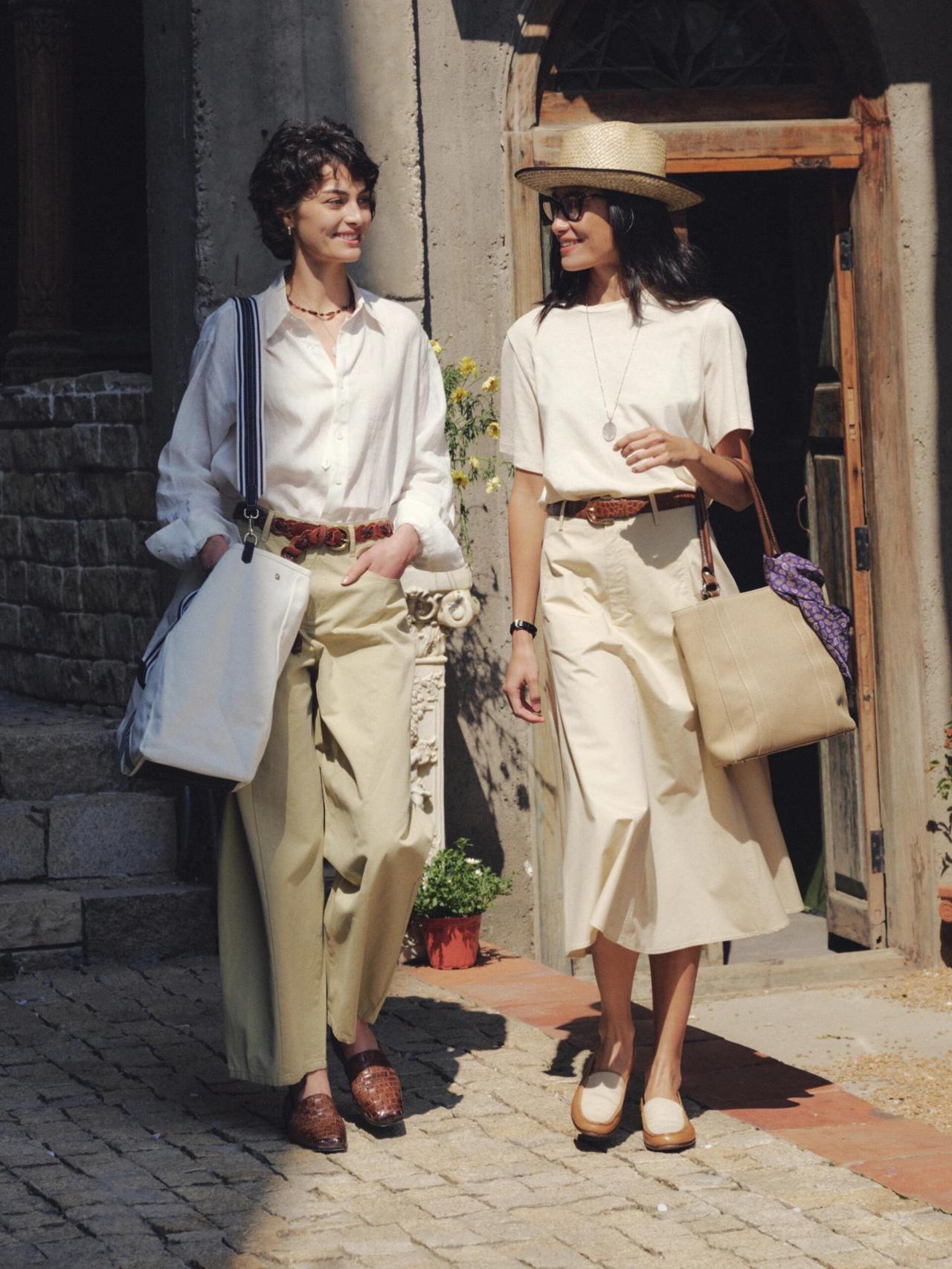 松弛感老钱风，太高级了！不用硬凹造型、也不堆砌logo,只靠松弛的剪裁和天然面