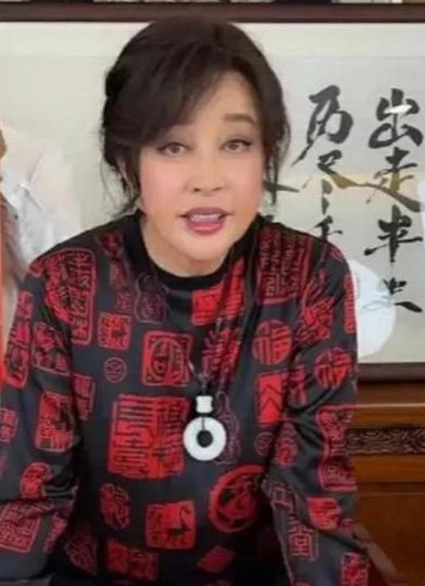 2016年，金星对刘晓庆说：“你害了多少男人啊，那些男人个个被你迷得神魂颠，你简