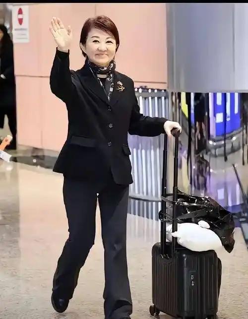 就在刚刚，台北市长卢秀燕发布声明，3月23日，卢秀燕结束11天访美行程，