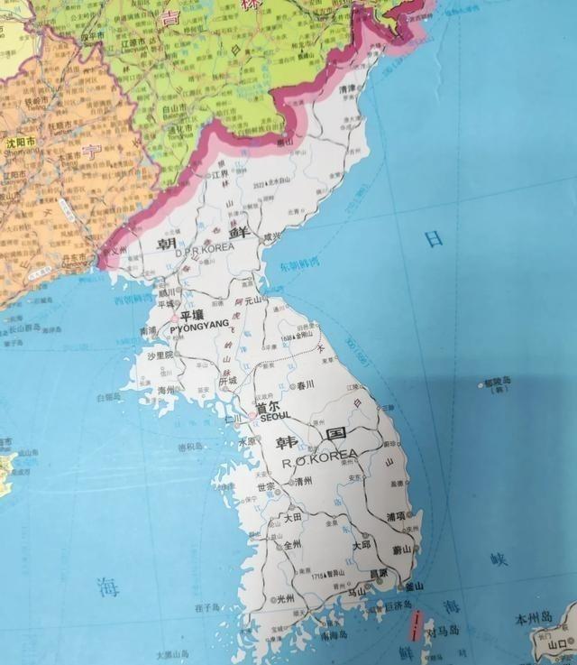 二战结束，朝鲜半岛一分为二，现在朝鲜人口2600余万，韩国5200多万，按照唯物