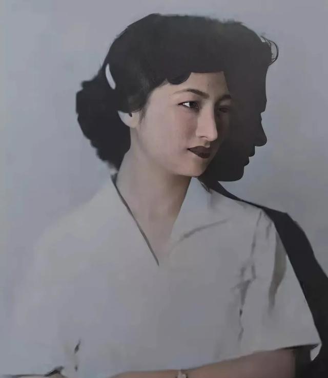 1980年前后，陕西一位老妇刚去世，丈夫就跑到了派出所报案，原来，在老妇临终前留