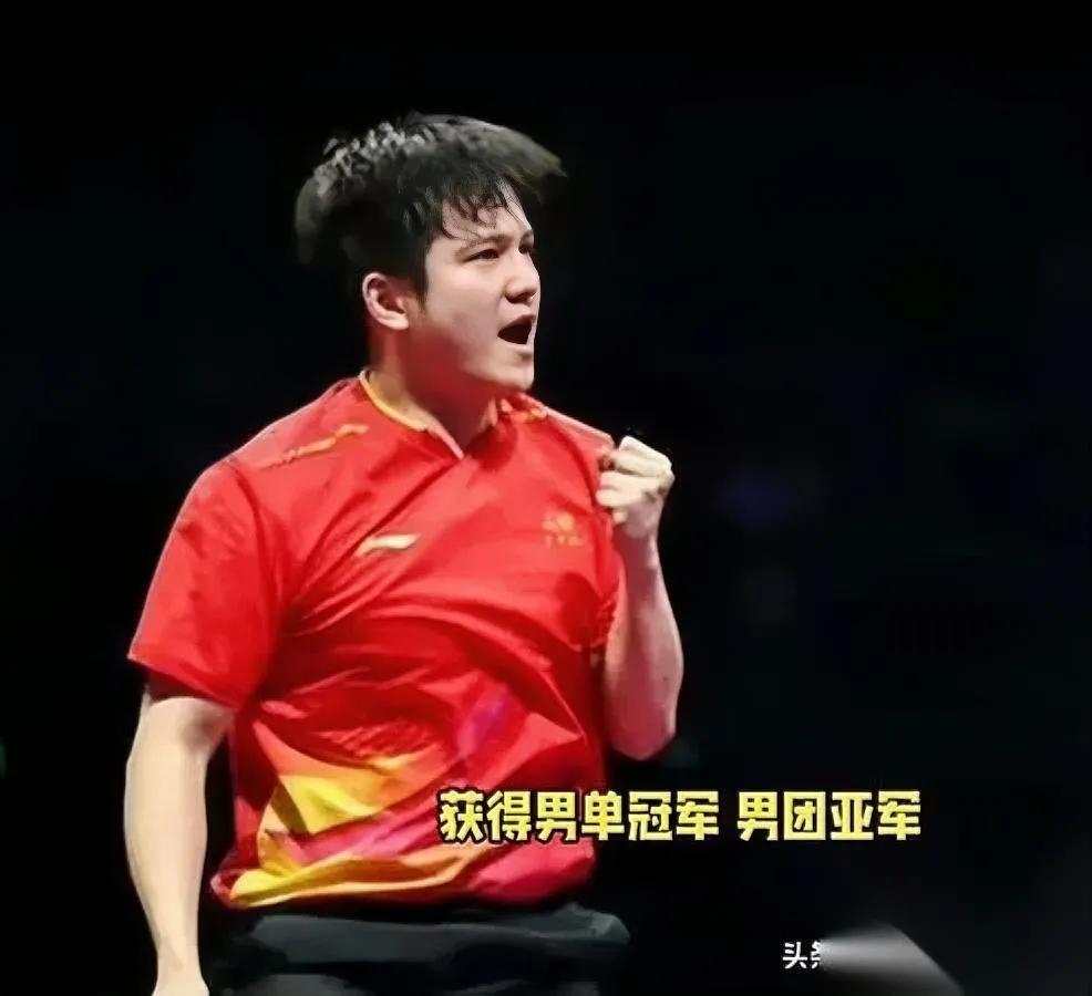 吴敬平又发吃的了——这次是烤得流糖的红薯，配文却像在说“自己家孩子”。