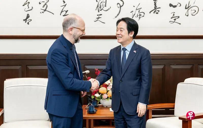 德国经济部长率团访华，同日，多名德国议员窜台见赖清德，德国政府不能管管？据外媒报