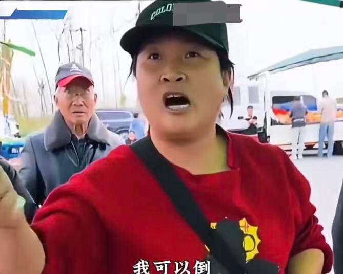 开了10年的自助快餐店，还是黄了！安徽合肥一个工地上，一对夫妻在工地的空旷处