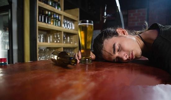 经常喝酒的人要怎么养胃护胃 过节喝酒要切记以