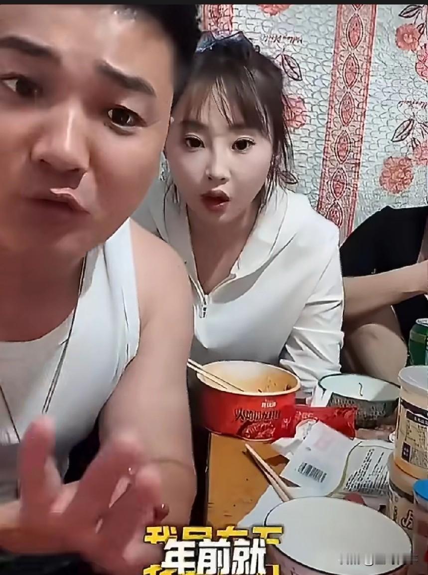关于蓝骡大战，驴家阿宇明确表态：为什么我很少提骡子，包括屏蔽他，他家粉丝我处不