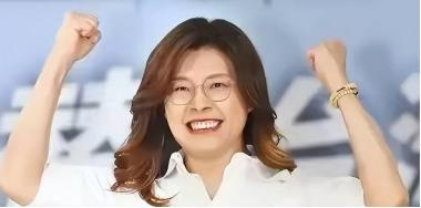 郑丽文出席台海军陆战队庆  栗正杰助阵 国民党主席参选人郑丽文今天（13日