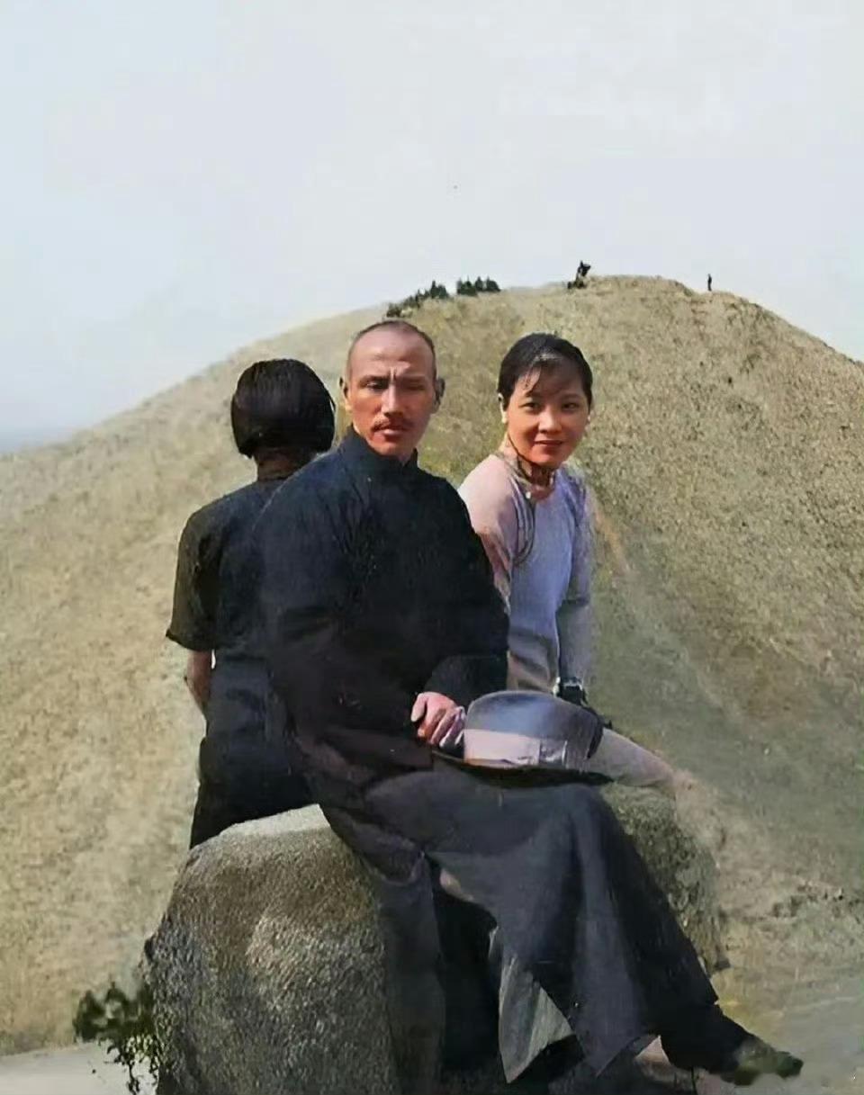 历史上真实的宋美玲，大家觉得她美吗？​​​