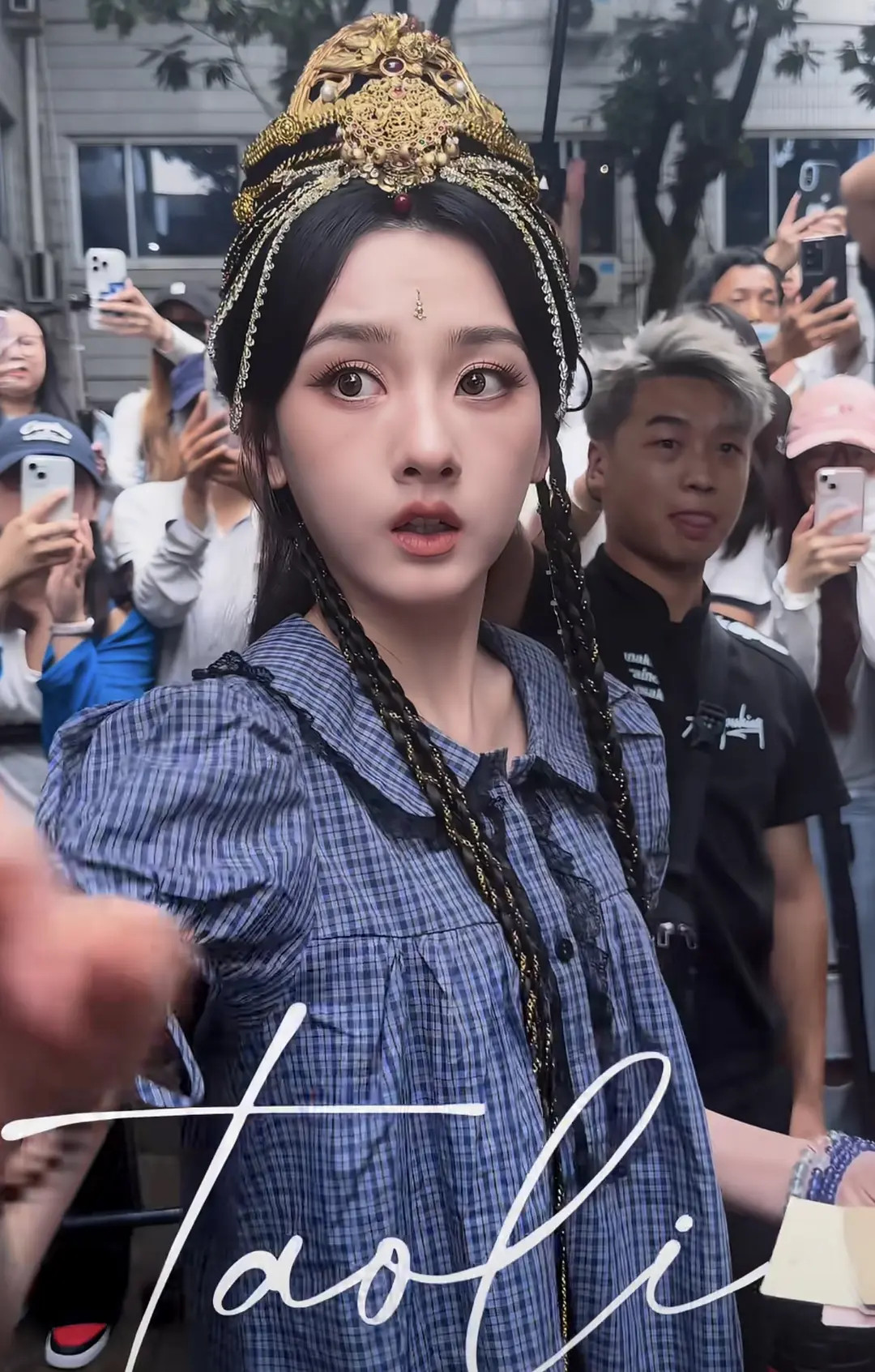 太奇怪了😳瘦成麻杆脸肿成这样