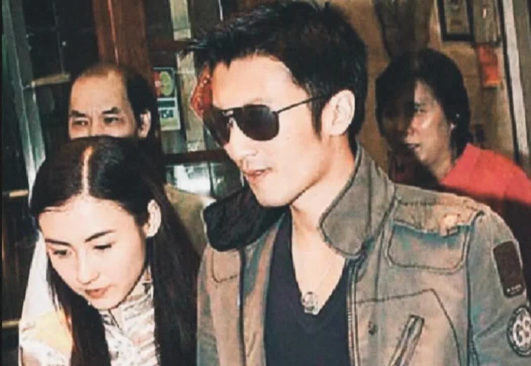 都说谢霆锋爱王菲其实谢霆锋爱张柏芝胜过王菲曾听闻他们吃个火锅都要亲好几次