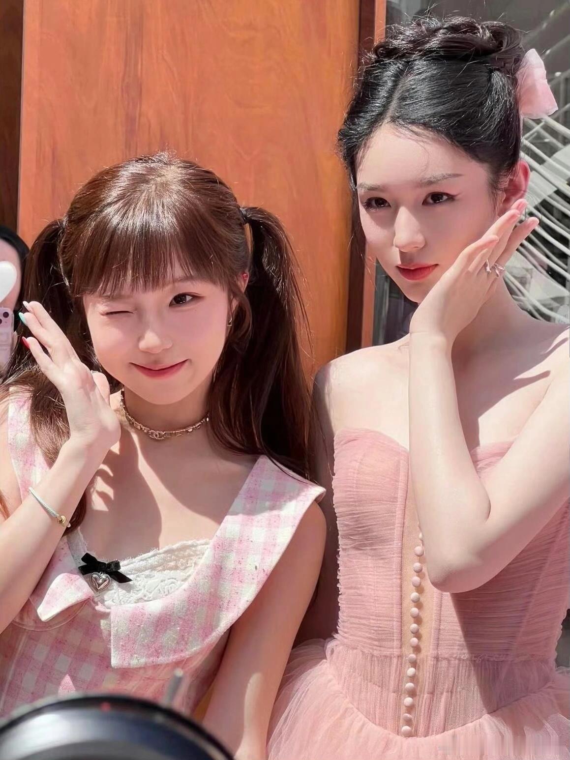 周也的头脸到底有多小像她这种算是特别上镜的了吧​​​