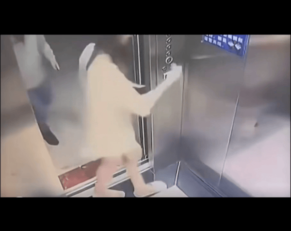 一吻蒸发半个千亿！两人亲密视频流出，却要胜宏科技的投资者买单？人间自是有情痴